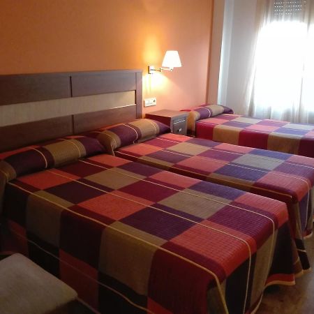 Castañares de Rioja Hostal Patron מראה חיצוני תמונה