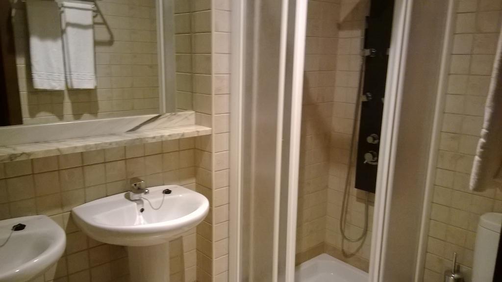 Castañares de Rioja Hostal Patron חדר תמונה